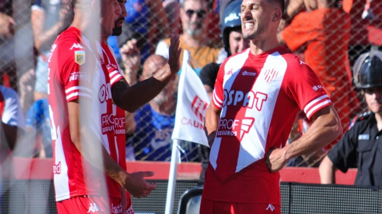 Juan Manuel García convirtió tres goles para que Unión se acerque a la Sudamericana 