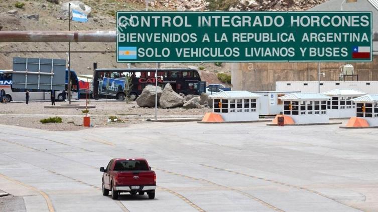 Chile prohíbe el ingreso desde países africanos y no abre fronteras con Argentina