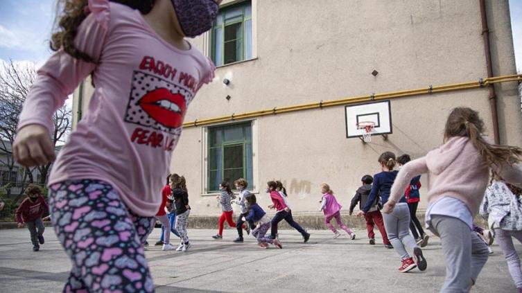 La OMS llamó a proteger a los niños del coronavirus