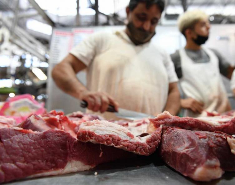 El Gobierno acordó con bajar los precios de cinco cortes de carne