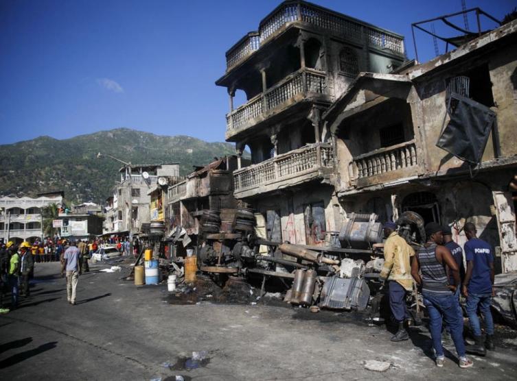 Al menos 60 muertos en Haití tras explosión de camión cisterna