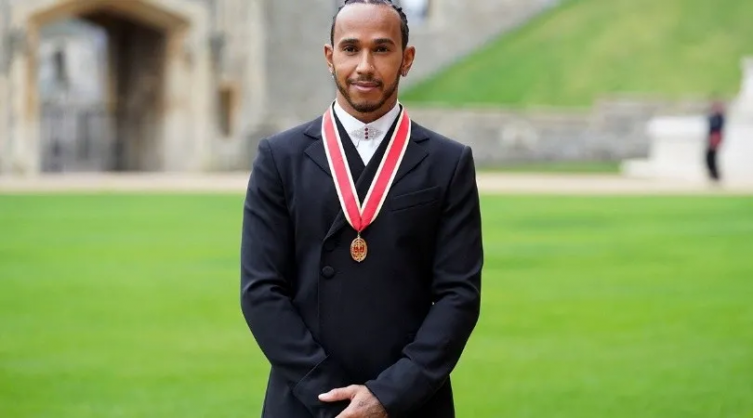 Lewis Hamilton obtuvo el título de caballero de Gales