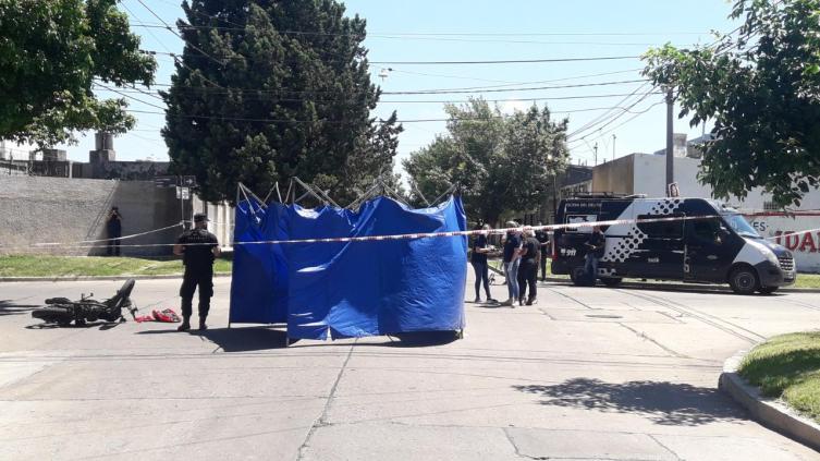 Un adolescente de 16 años murió en un accidente de moto