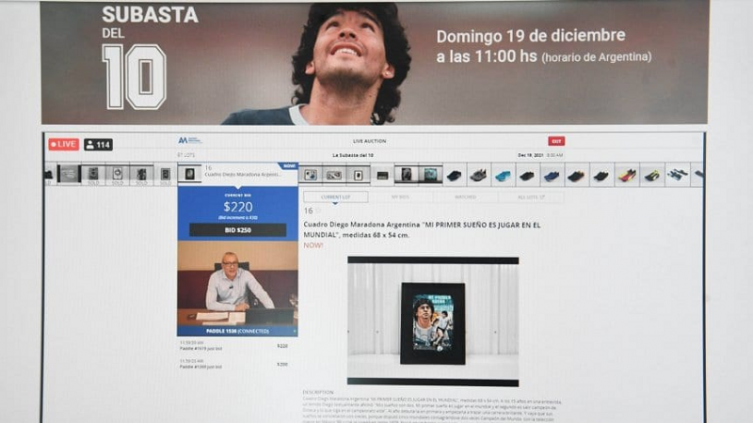 Finalizó la subasta de los bienes de Maradona