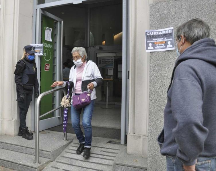 Comenzó el pago del bono de $8.000 a jubilados y pensionados