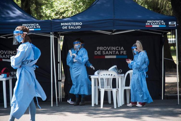 Santa Fe confirmó 293 nuevos contagios y dos de la variante Ómicron