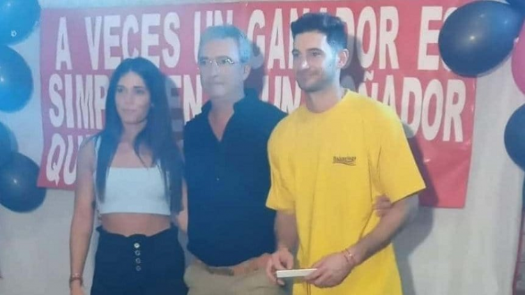 Gran gesto de Lucas Alario y Albertario, juntos en Tostado