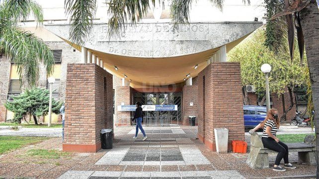 Un menor quemado y en terapia tras tirar alcohol al fuego
