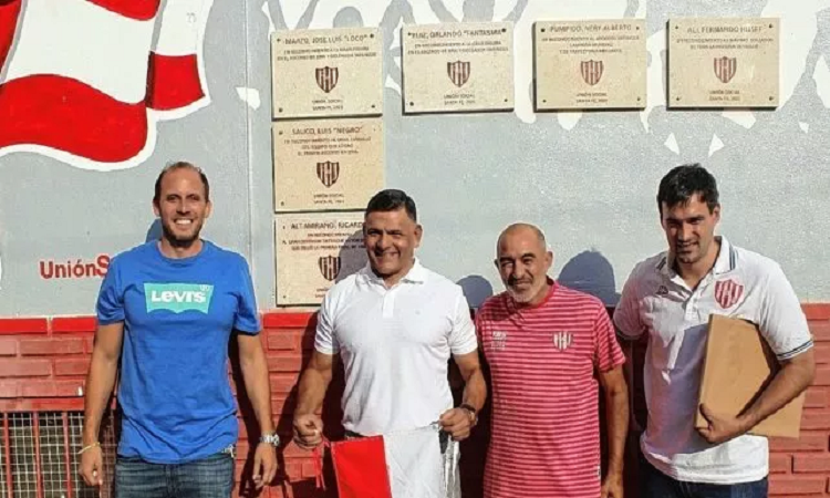 Unión agregó al Negro Altamirano al mural de glorias tatengues