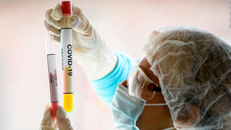 Ómicron: médicos franceses debaten si hay que admitir en terapia intensiva a los no vacunados