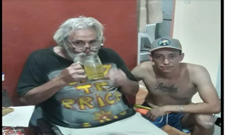 Ayudó al ex guitarrista de Los Abuelos de la Nada en situación de calle 