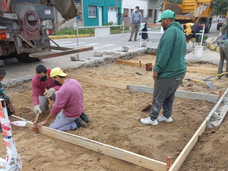Viernes con trabajos de fumigación, iluminación y bacheo