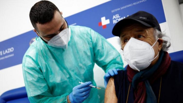 Italia impuso la vacunación obligatoria para los mayores de 50 años