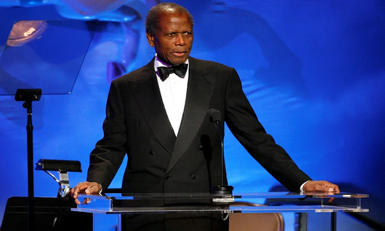 Murió Sidney Poitier, el primer actor afroamericano en ganar un Oscar