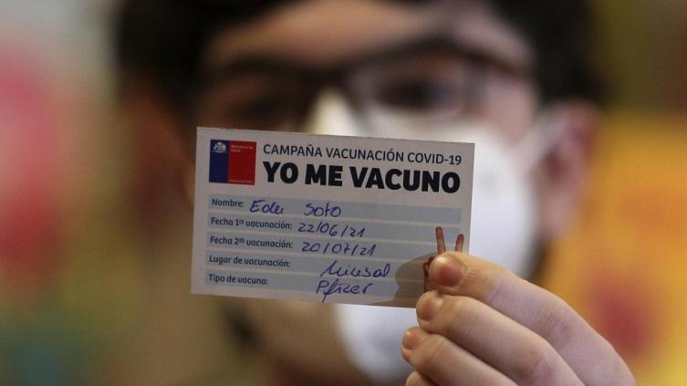 Chile inicia la aplicación de una segunda dosis de refuerzo