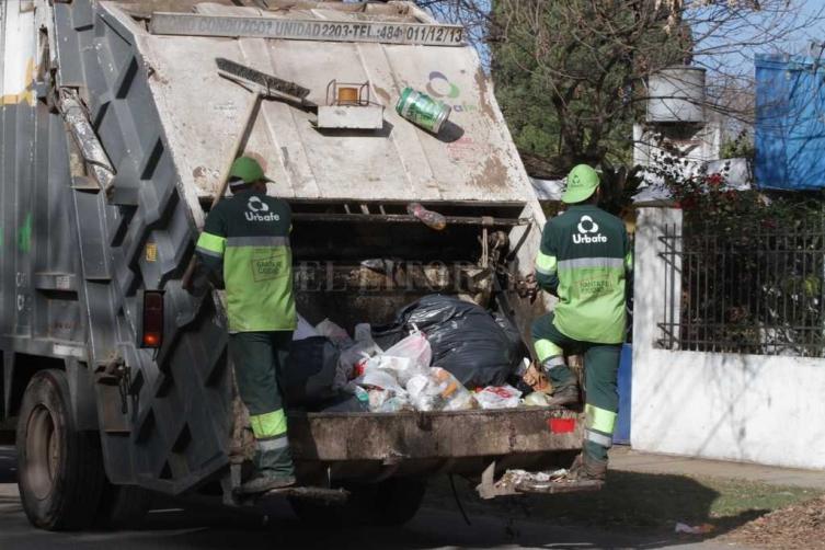 Un empleado de URBAFE fue baleado en la pierna