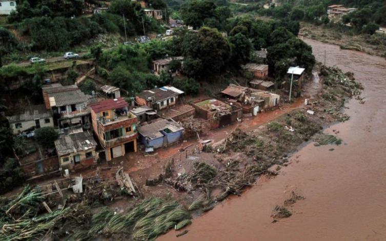 Fuertes lluvias dejan 10 muertos y miles de damnificados en Brasil