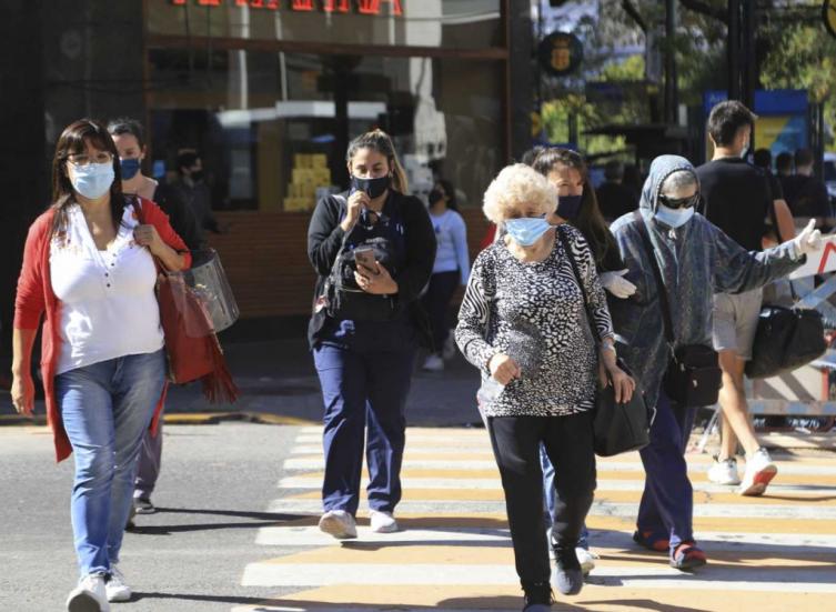La OMS advirtió sobre los brotes simultáneos de covid y otras enfermedades