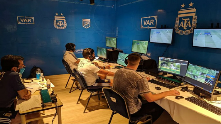 Argentina acelera gestiones para tener el VAR en sus competencias