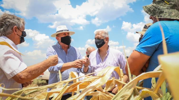 Perotti y Domínguez recorrieron zonas agrícolas afectadas por la sequía