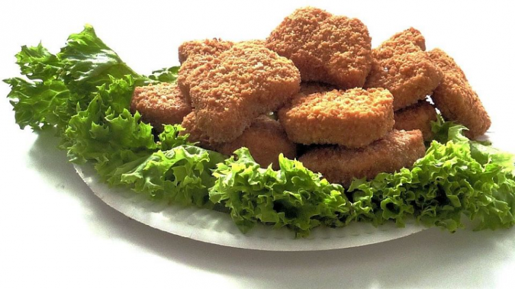 Nugetts de pollo caseros para freír u hornear