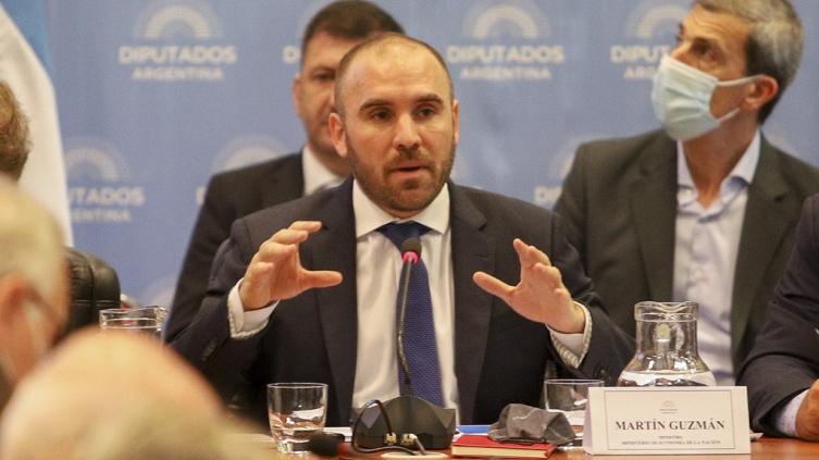 Economía salió al cruce de las críticas: “Deuda en pesos no es lo mismo que en dólares”