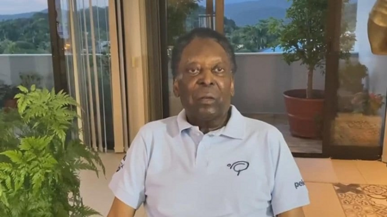 Pelé volvió al hospital y preocupa su estado de salud