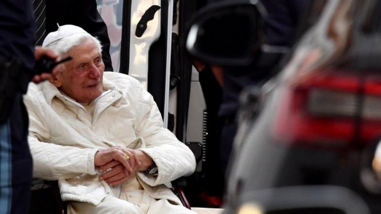 Benedicto XVI admitió que cometió falso testimonio en el informe sobre abusos