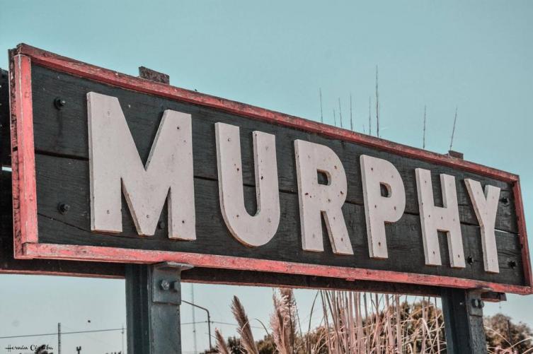 Brutal femicidio en Murphy: un policía asesinó a su expareja