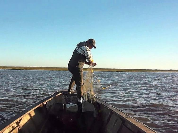 Pago a pescadores comerciales y artesanales afectados por la situación del Paraná