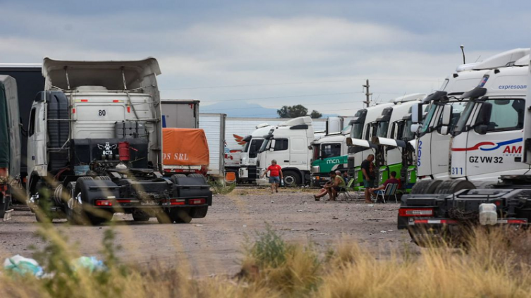 Chile flexibilizará temporalmente los controles a camioneros