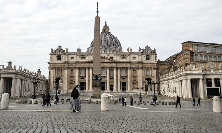 Las finanzas del Vaticano siguen en rojo