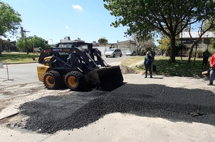 Trabajos de fumigación, iluminación y bacheo