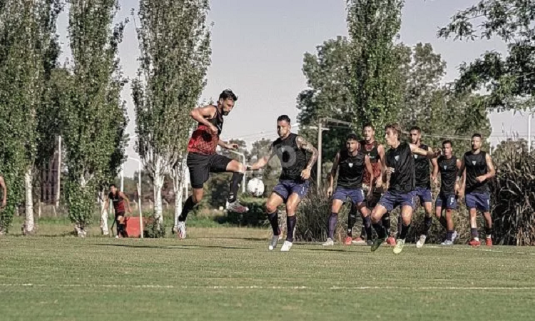 Los titulares de Colón empataron con Juventud Unida
