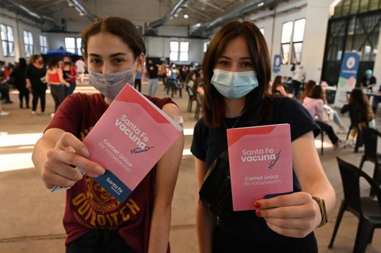 Santa Fe: ya se aplican terceras dosis a menores entre 12 y 17 años