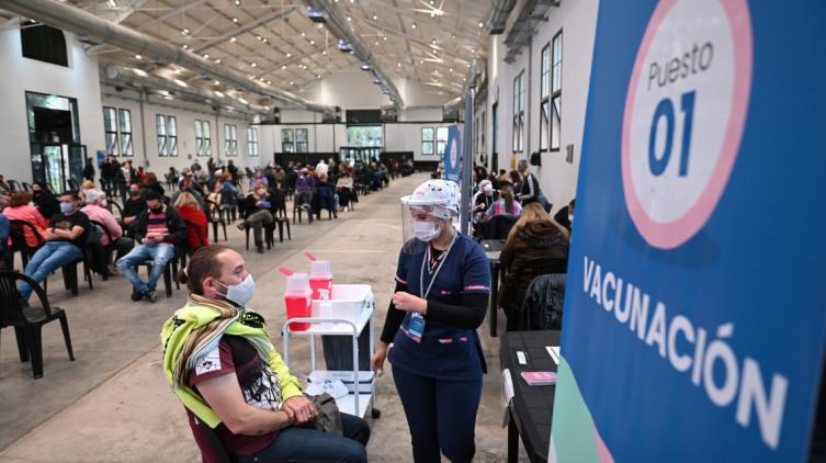 Lunes con 2.380 casos de coronavirus en Santa Fe 