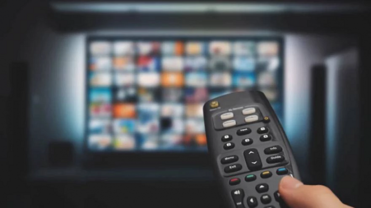 Cuánto paga una familia por cable, Internet y celulares mensualmente y a cuánto aumentará