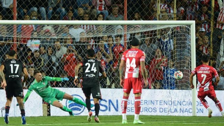 Unión dio la sorpresa: le ganó a River 1-0 en Santa Fe
