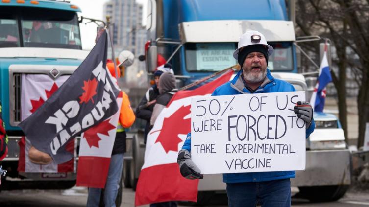 Se intensifican las protestas contra las restricciones por el coronavirus