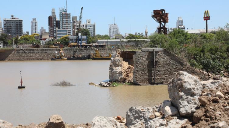 Se realizan estudios de suelos en el Puerto de Santa Fe