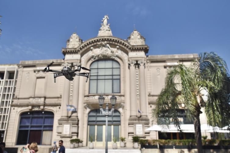 Se realizan estudios para la recuperación de la fachada del Teatro Municipal
