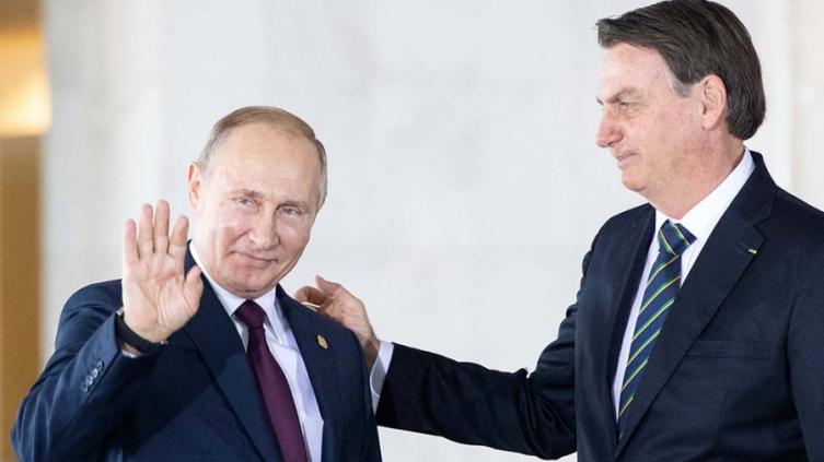 Bolsonaro visita Rusia en busca de un perfil internacional