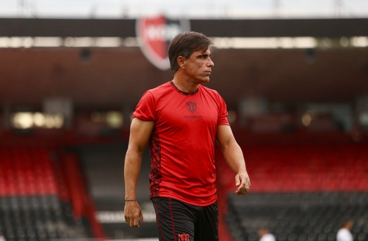 Newell's entrena con la cabeza puesta en River