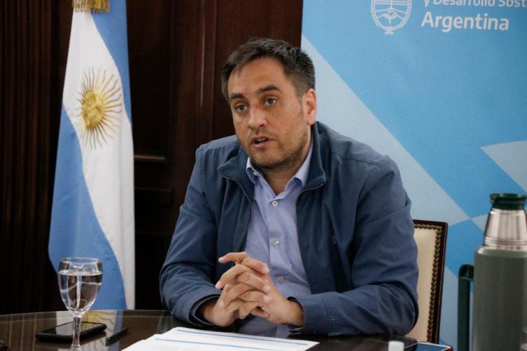 Cabandié va al Senado, criticado por la crisis en Corrientes