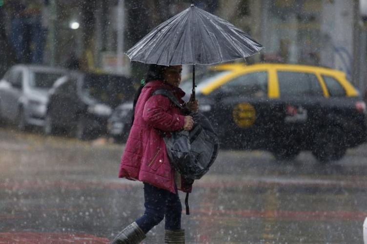 Lluvias, tormentas y alertas en gran parte del país