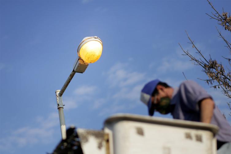 Trabajos de fumigación, iluminación y bacheo para este viernes