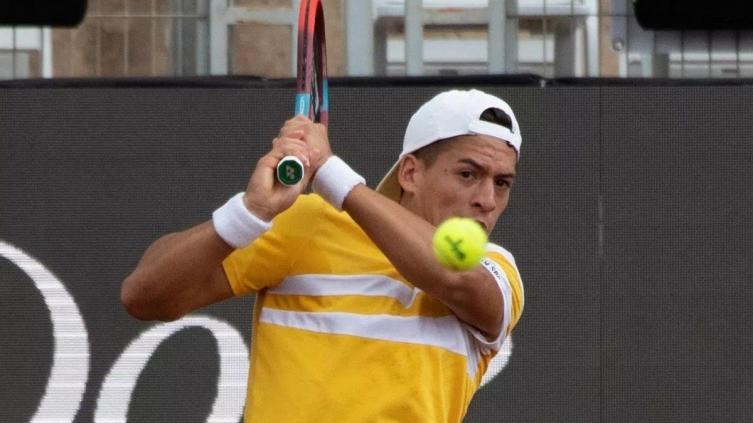 Sebastián Báez va en busca de la final en Chile