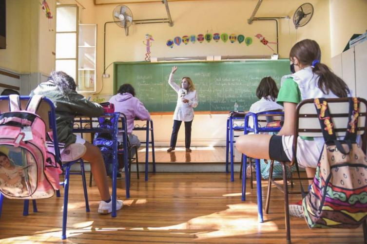 El ciclo lectivo 2022 arrancó en casi todo el país, menos en cuatro provincias