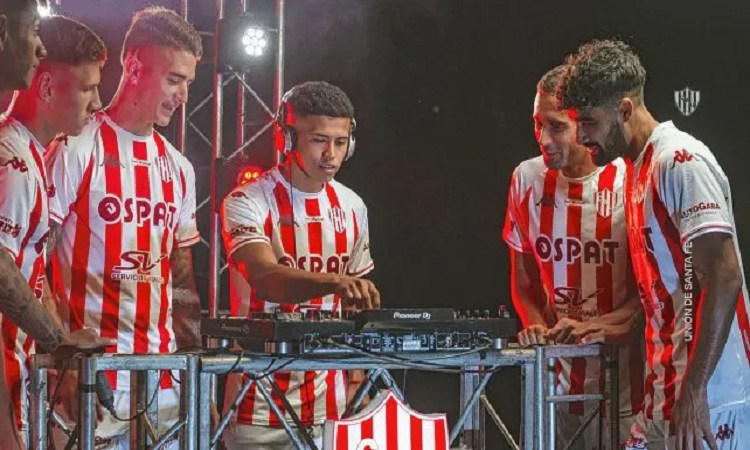 Unión presentó la nueva camiseta que lucirá ante Banfield