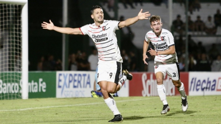 Newell's empató 2 a 2 ante Sarmiento, y dejó una buena imagen